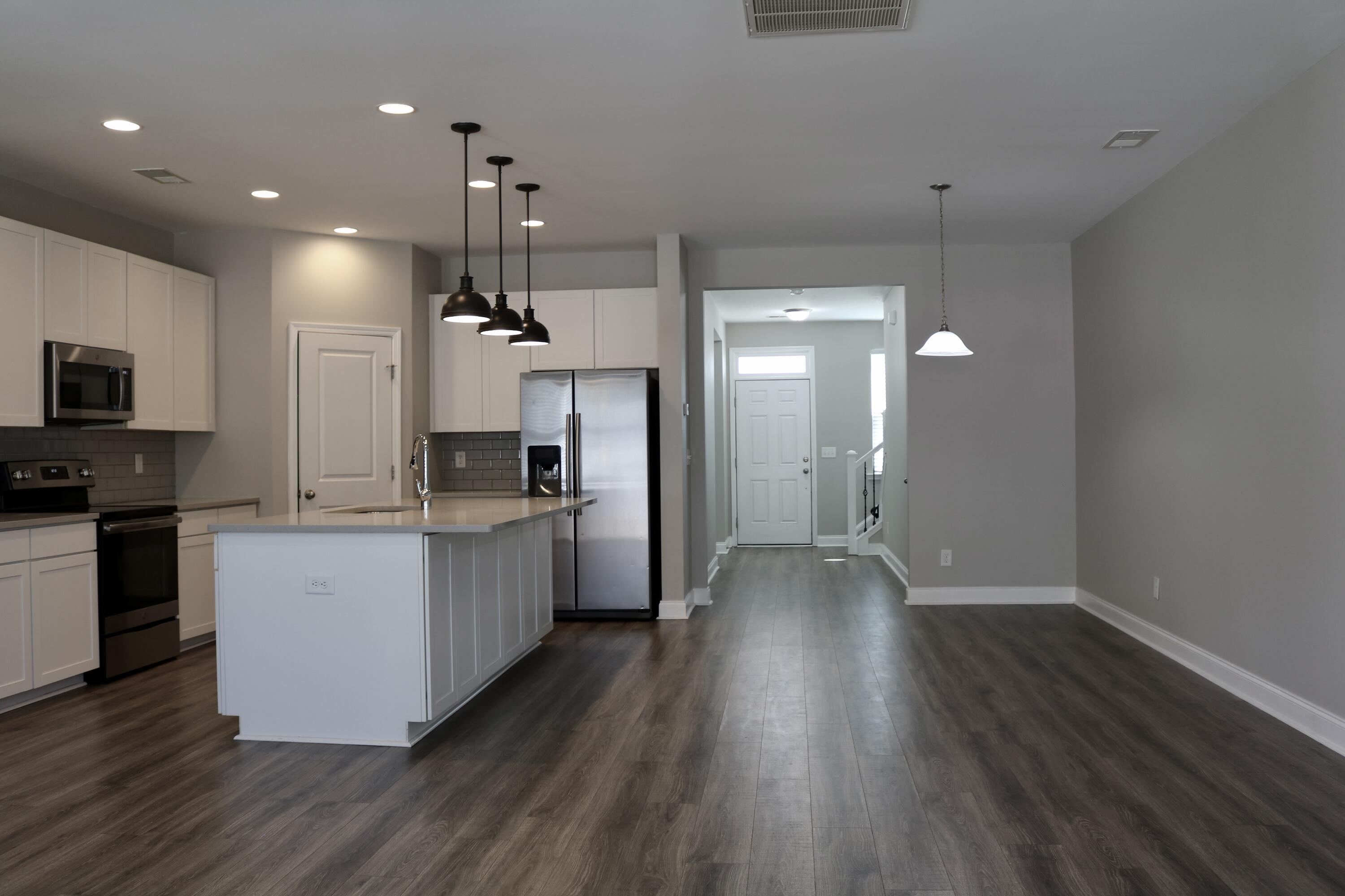 7869 Montview Road North Charleston, SC 29418 - Photo 5 of 25 Kitchen/Foyer