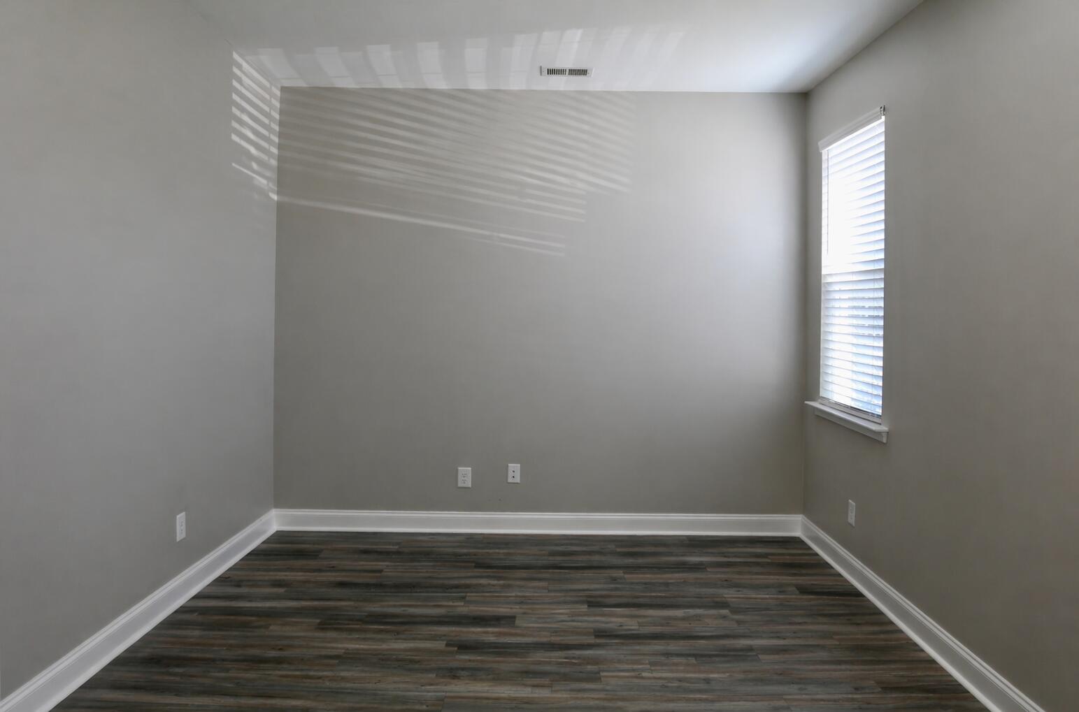 7869 Montview Road North Charleston, SC 29418 - Photo 6 of 25 Den/Study/Gameroom/Bedroom 4