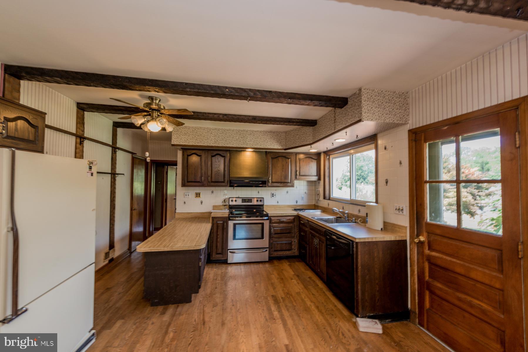 3653 Valley Road Ellicott City, MD 21042 - Photo 10 of 23 Kitchen