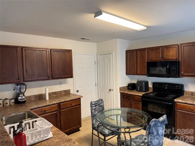 $2,000 | 3955 Damask Drive, Charlotte, NC 28206