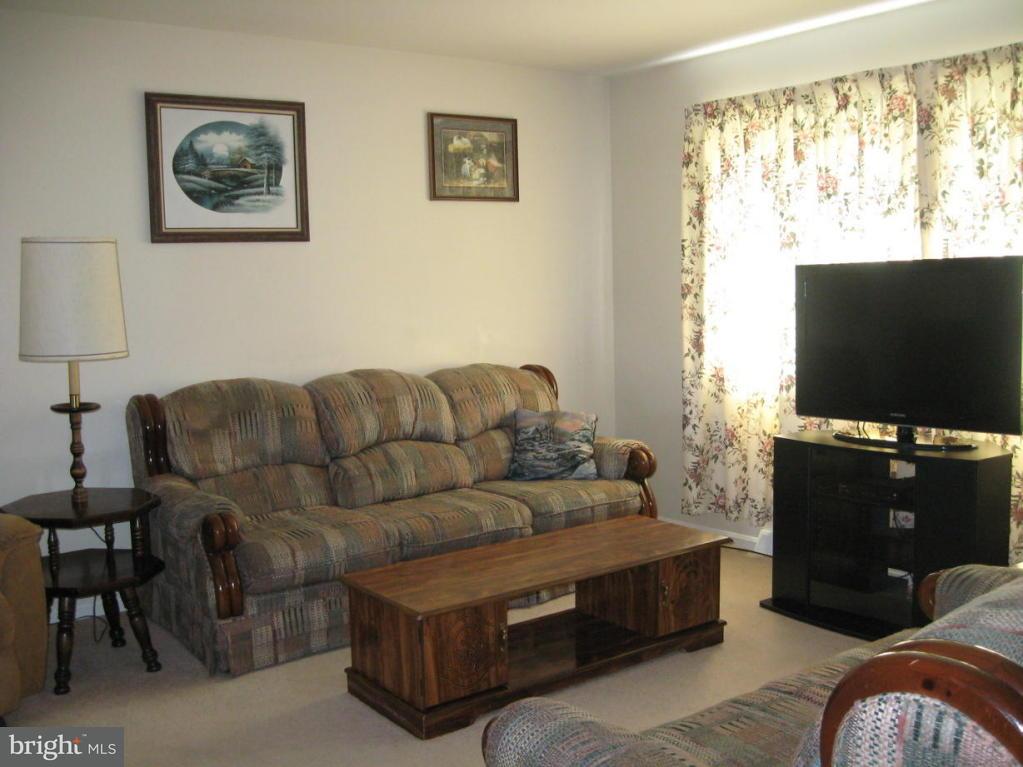 3975 Locust Grove Road Columbia, PA 17512 - Photo 2 of 34