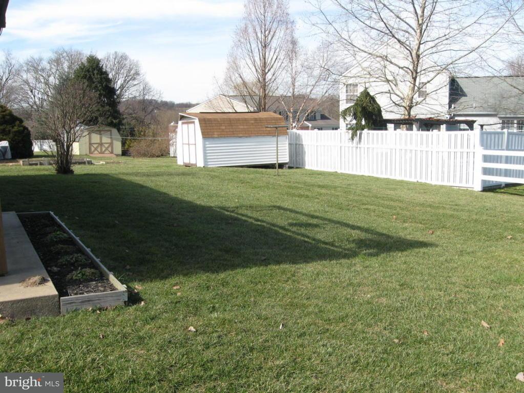 3975 Locust Grove Road Columbia, PA 17512 - Photo 32 of 34