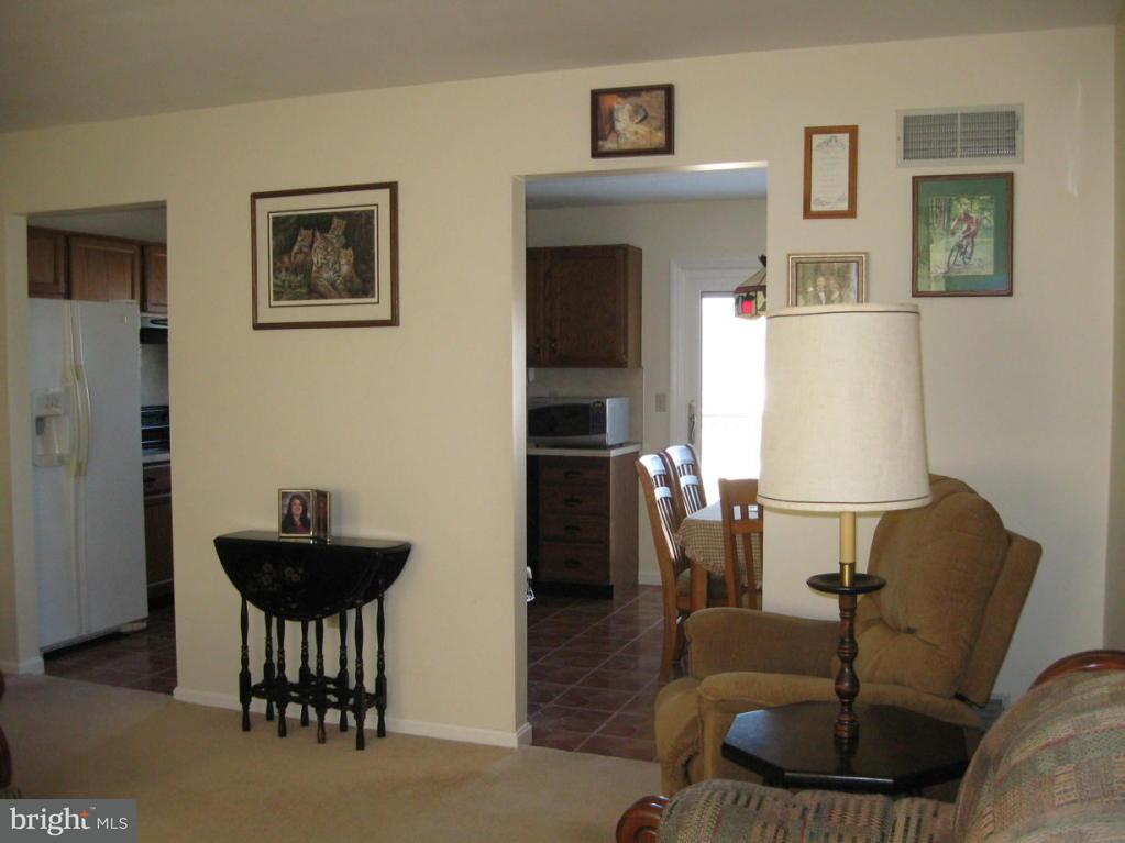 3975 Locust Grove Road Columbia, PA 17512 - Photo 5 of 34