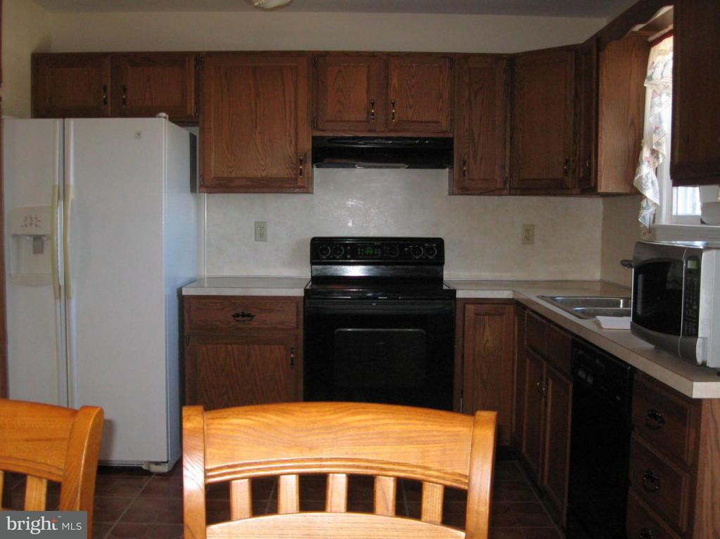 3975 Locust Grove Road Columbia, PA 17512 - Photo 8 of 34