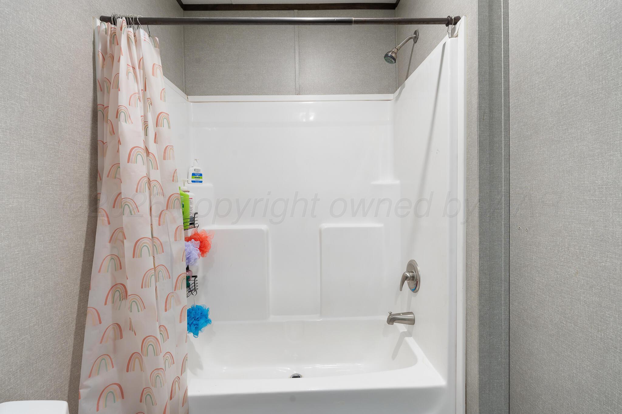 11401 Anderson Road Amarillo, TX 79118 - Photo 37 of 59 Hall Bath