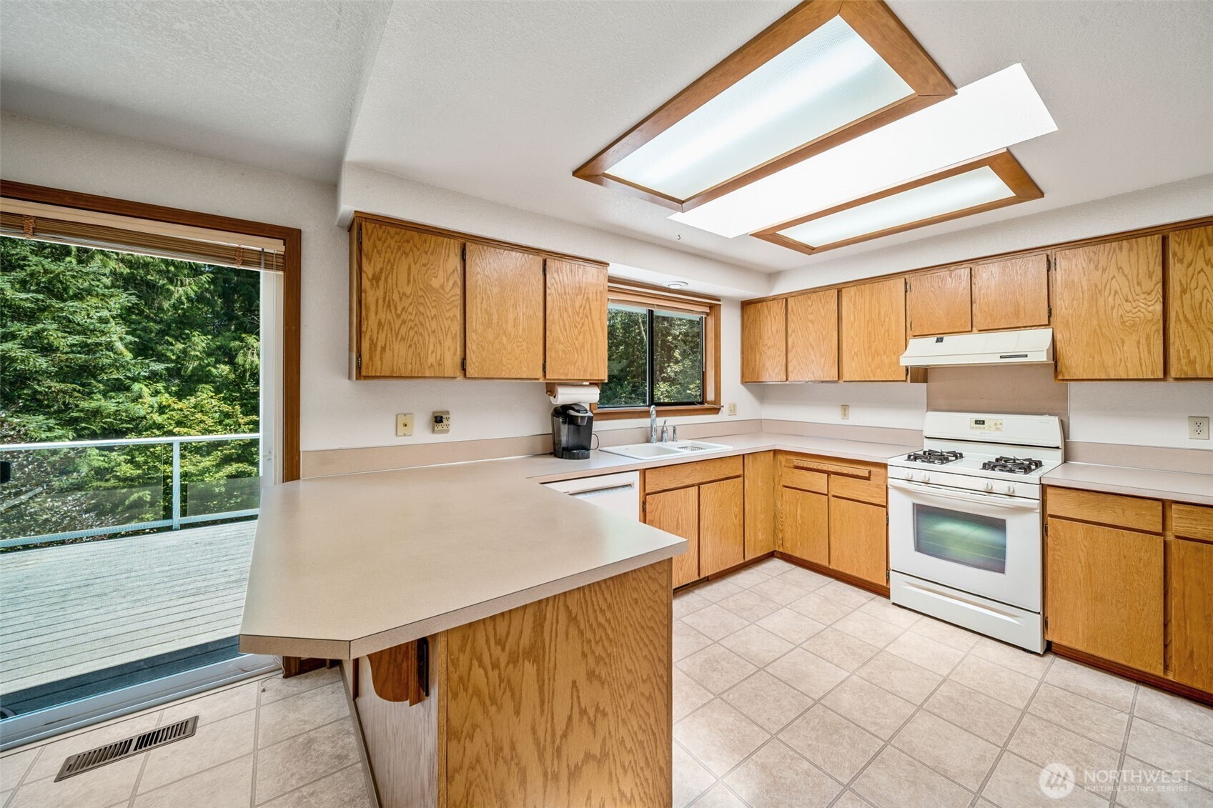 7718 Fairview Road Southwest Olympia, WA 98512 - Photo 5 of 33 Gallery Image 5