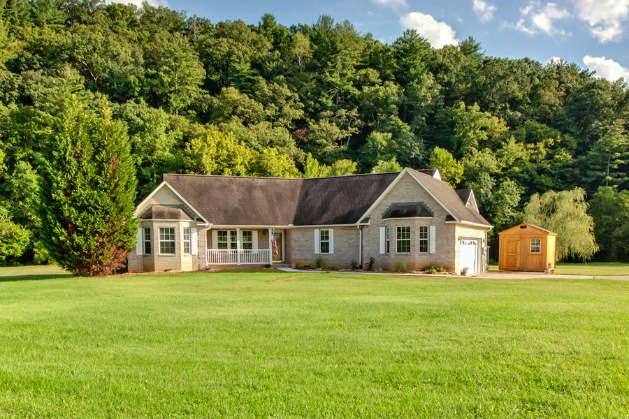 792 Mays Valley Road Harriman, TN 37748 - Photo 1 of 40 01_MaysValleyRoad_792_Front