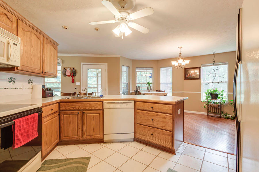 792 Mays Valley Road Harriman, TN 37748 - Photo 13 of 40 13_MaysValleyRoad_792_Kitchen02