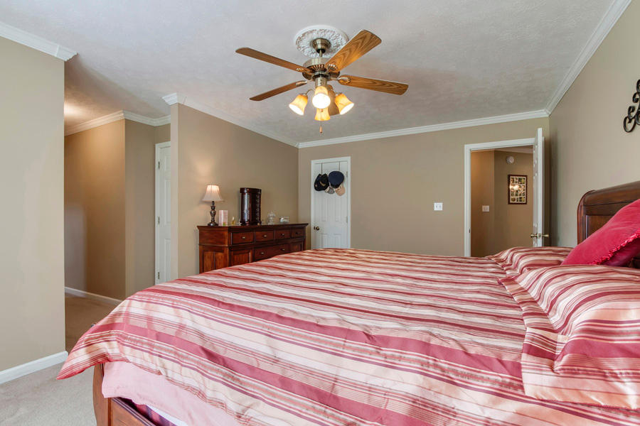 792 Mays Valley Road Harriman, TN 37748 - Photo 18 of 40 18_MaysValleyRoad_792_MasterBedroom03