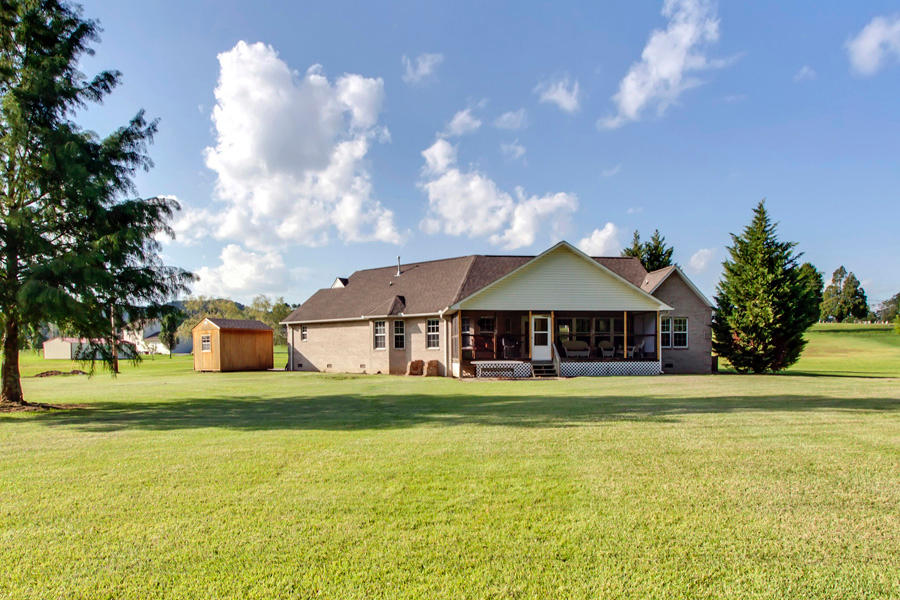 792 Mays Valley Road Harriman, TN 37748 - Photo 37 of 40 37_MaysValleyRoad_792_BackRight