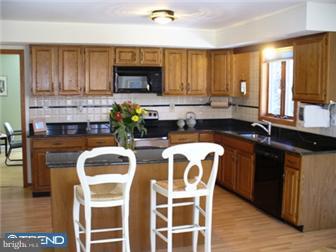 205 Acorn Lane Lansdale, PA 19446 - Photo 3 of 12 Gallery Image 3
