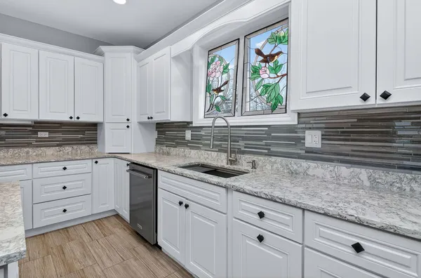 $789,900 | 669 Byron Avenue, Addison, IL 60101