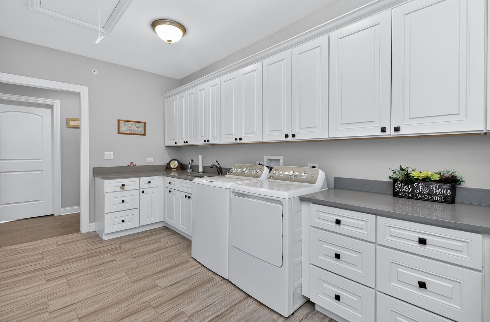 669 Byron Avenue Addison, IL 60101 - Photo 26 of 30