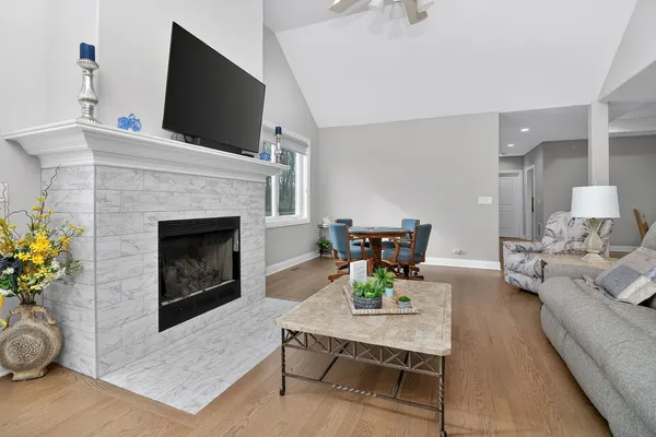 $789,900 | 669 Byron Avenue, Addison, IL 60101