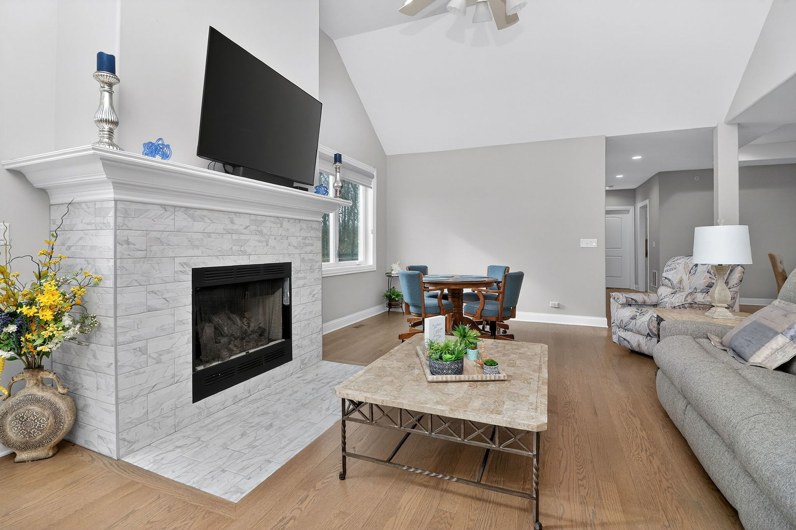 669 Byron Avenue Addison, IL 60101 - Photo 6 of 30