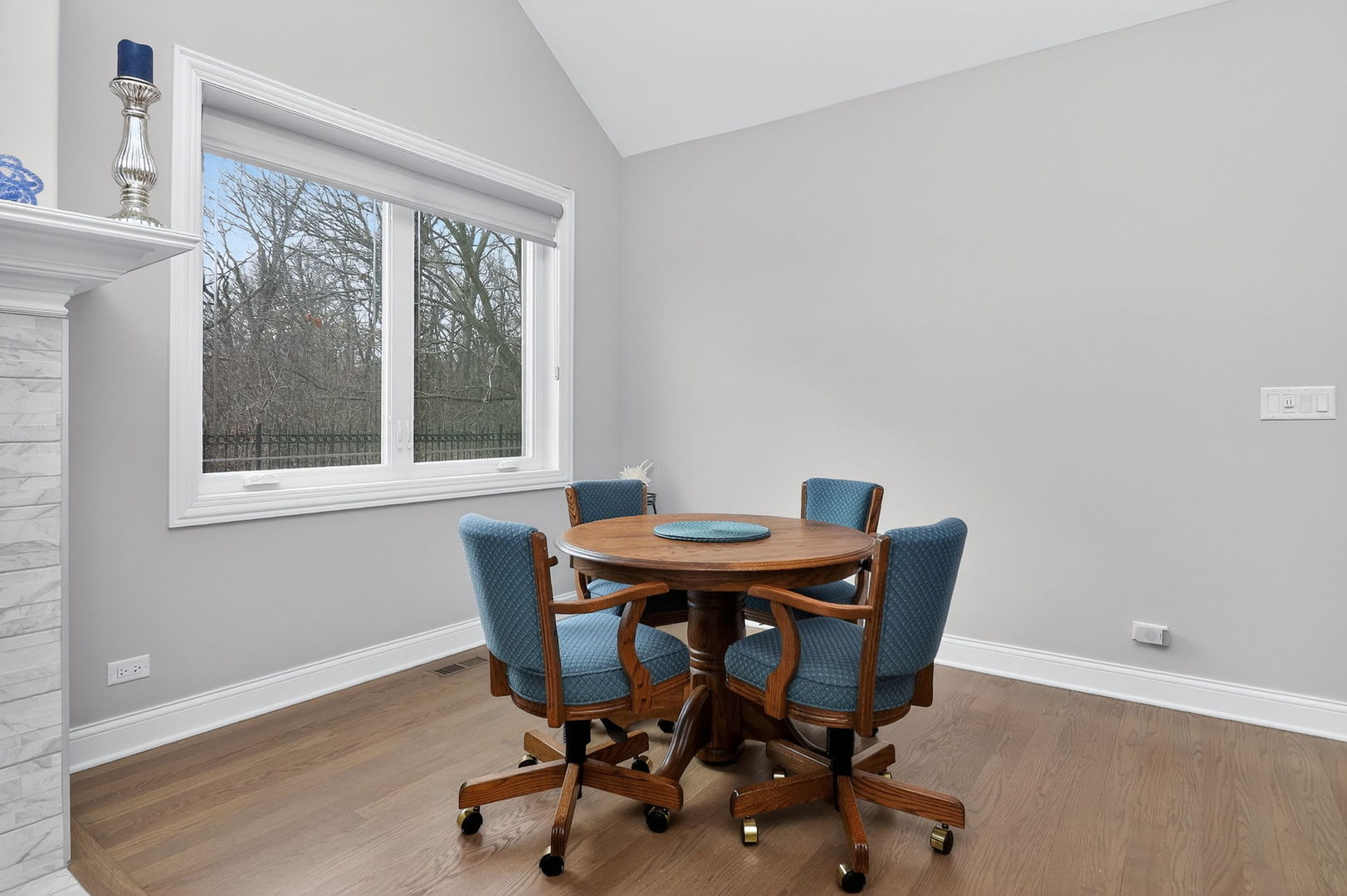 669 Byron Avenue Addison, IL 60101 - Photo 7 of 30