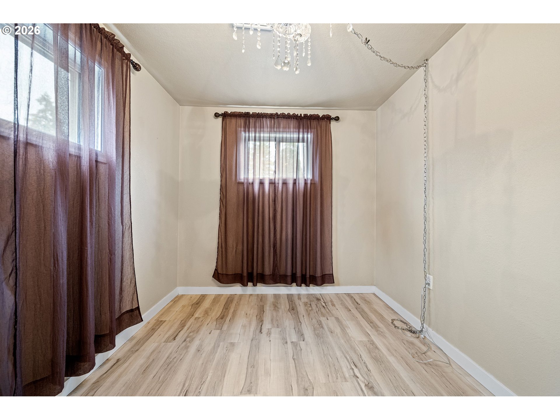 956 1st Street Springfield, OR 97477 - Photo 13 of 48