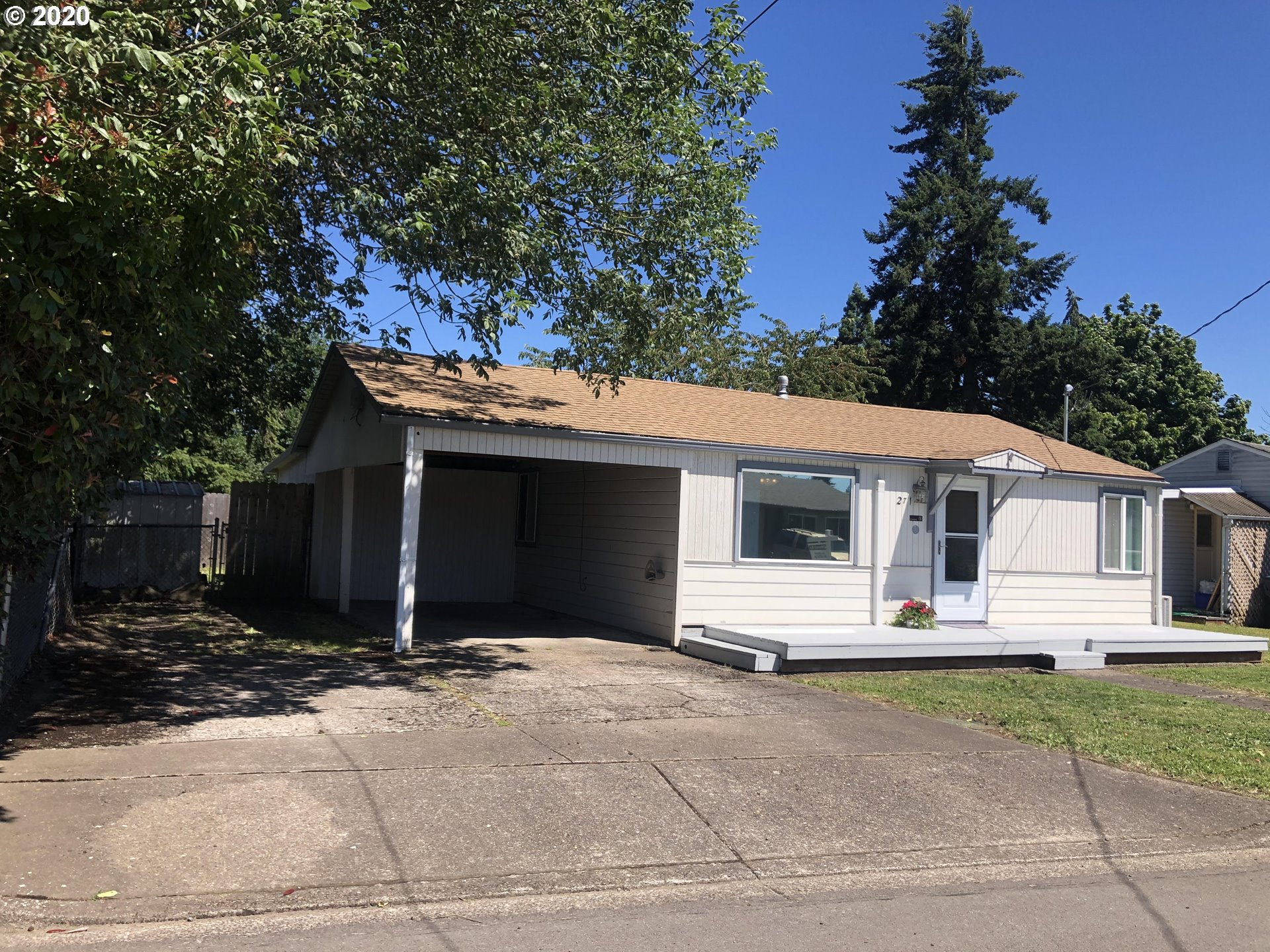 271 South 43rd Street Springfield, OR 97478 - Photo 3 of 13