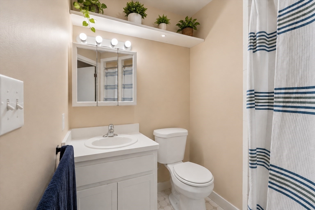 28 Edgerly Road, Unit 2 Boston, MA 02115 - Photo 12 of 21