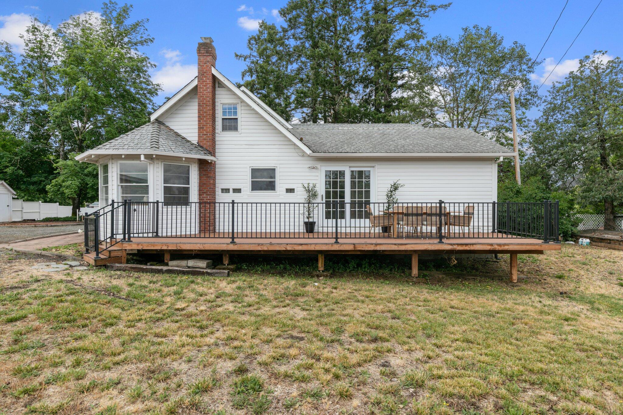 2912 South River Road Grants Pass, OR 97527 - Photo 6 of 37 8-web-or-mls-IMGM1014