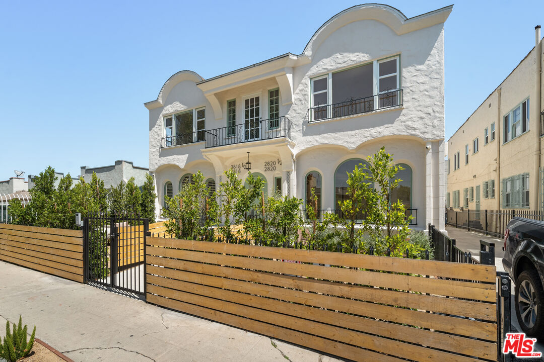 2818 Hillcrest Drive Los Angeles, CA 90016 - Photo 14 of 16