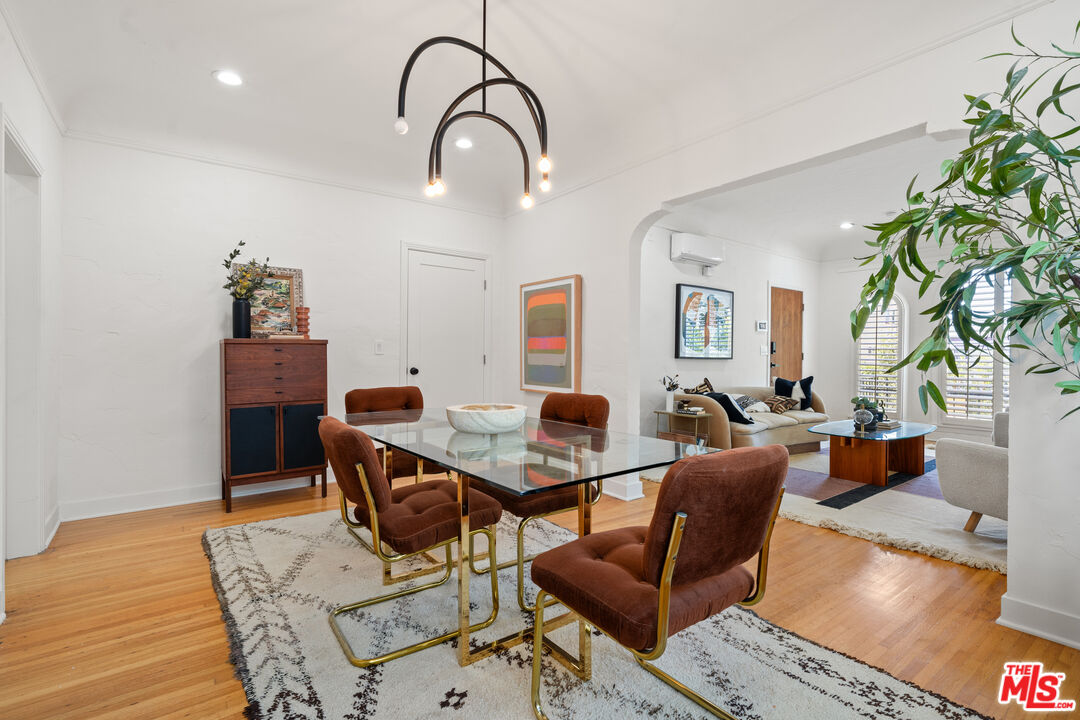 2818 Hillcrest Drive Los Angeles, CA 90016 - Photo 5 of 16