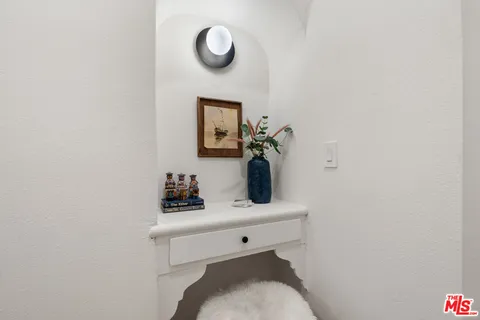 $620,000 | 2818 Hillcrest Drive, Los Angeles, CA 90016