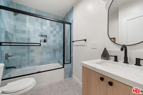 $620,000 | 2818 Hillcrest Drive, Los Angeles, CA 90016