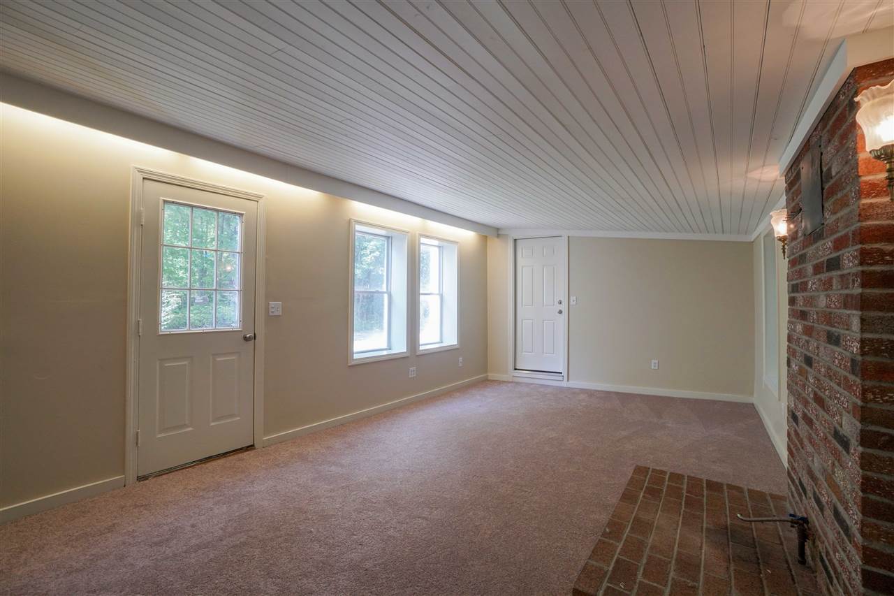 68 Lowell Road Windham, NH 03087 - Photo 17 of 34