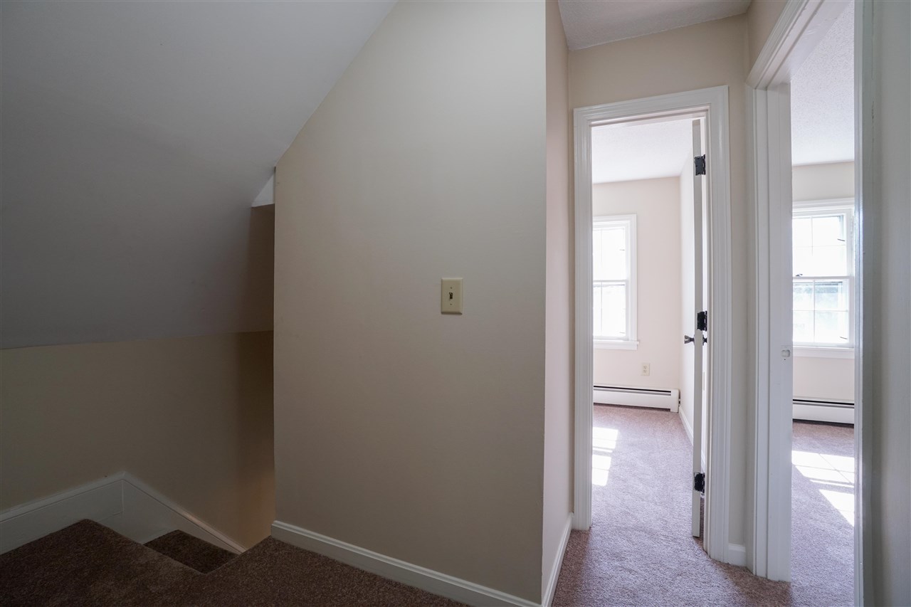 68 Lowell Road Windham, NH 03087 - Photo 21 of 34