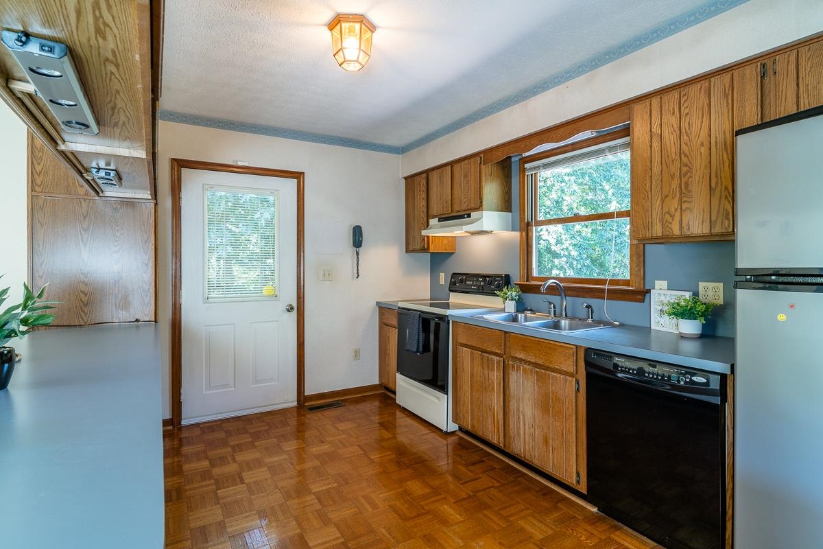 173 Ridgetop Drive Weyers Cave, VA 24486 - Photo 13 of 75 Gallery Image 13