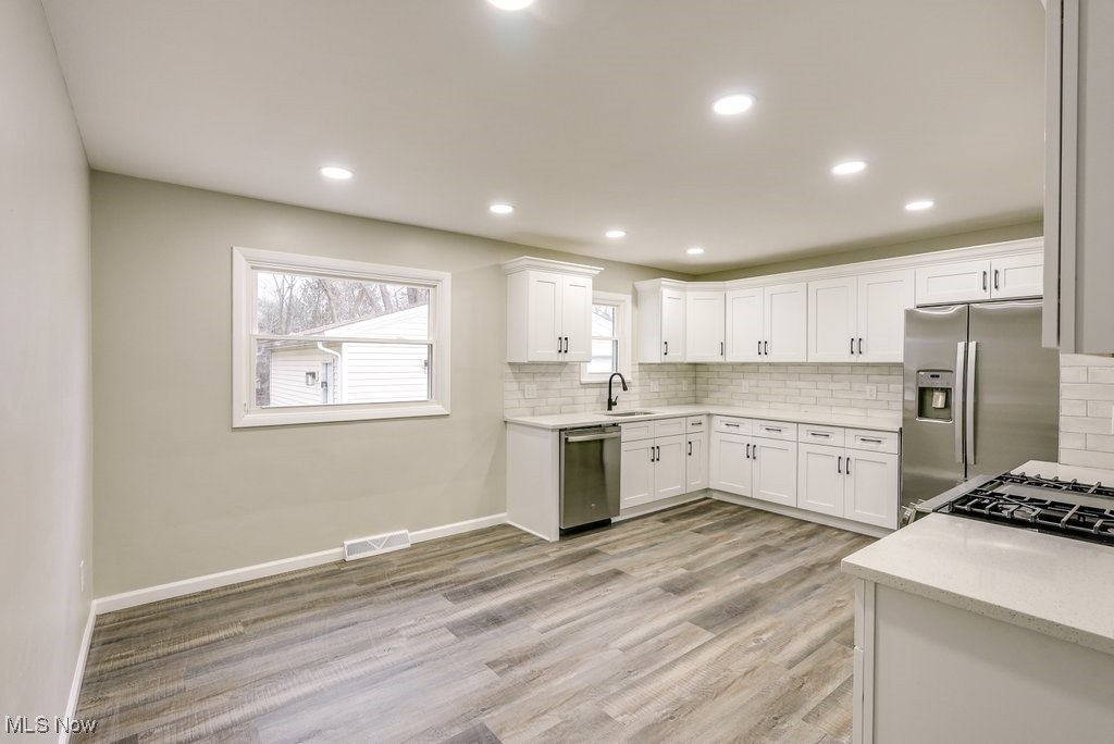 2109 Green Road Cleveland, OH 44121 - Photo 6 of 38