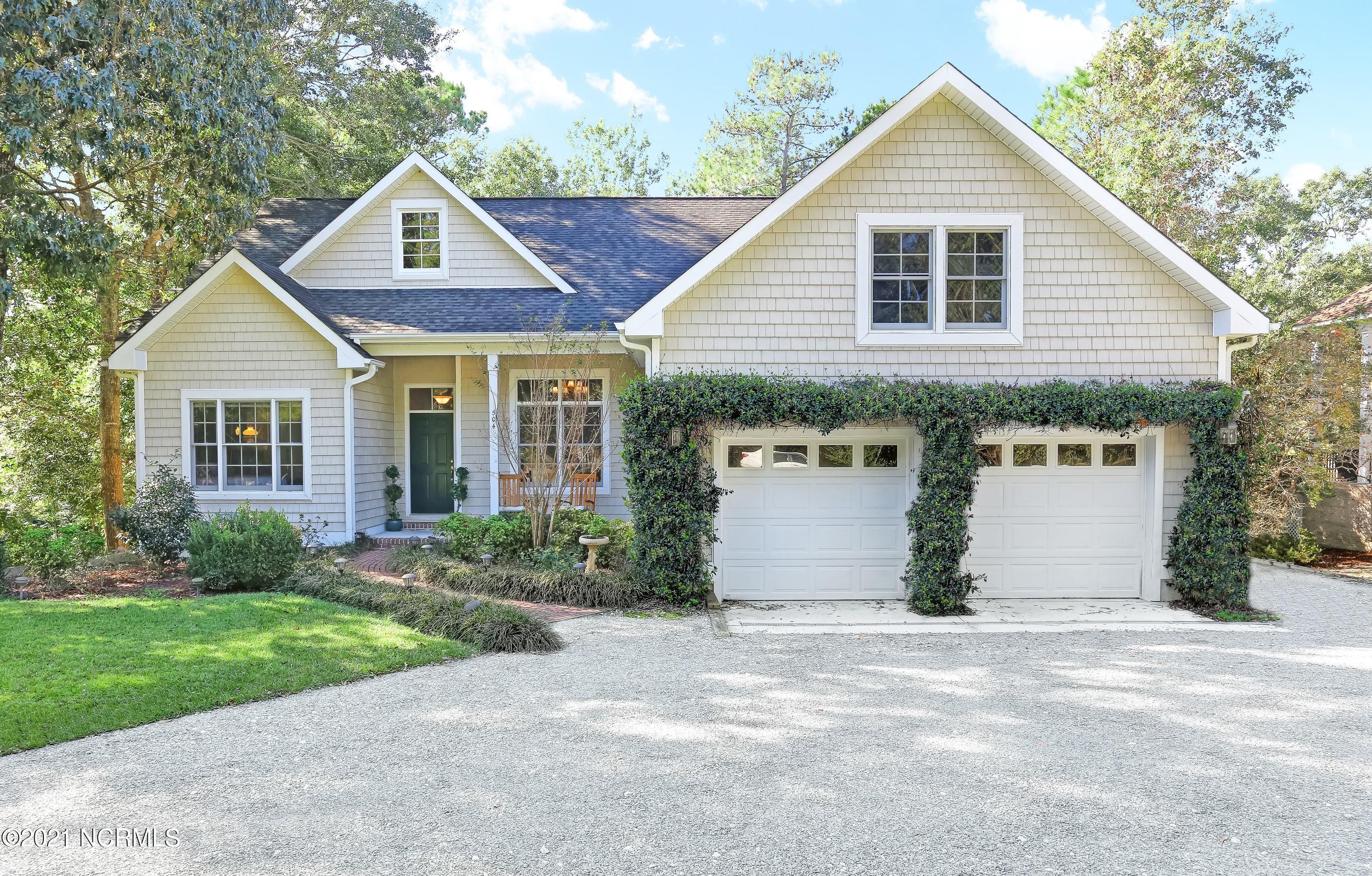 504 Ravenswood Road Hampstead, NC 28443 - Photo 2 of 47 7