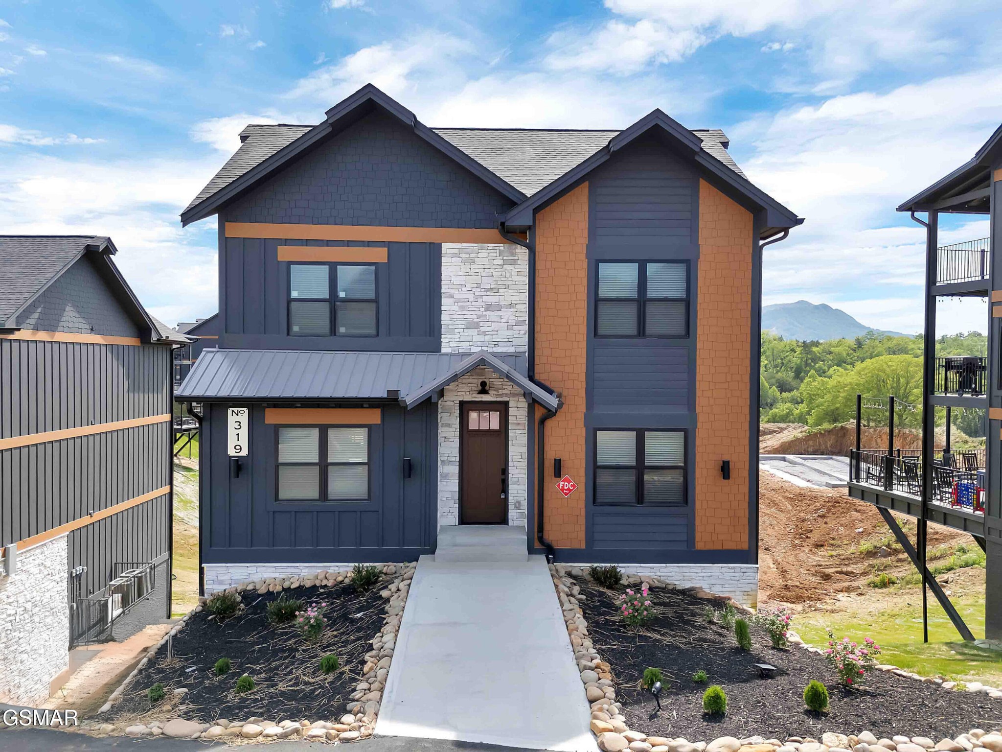 319 Rambling Creek Way Sevierville, TN 37862 - Photo 2 of 92 Gallery Image 2