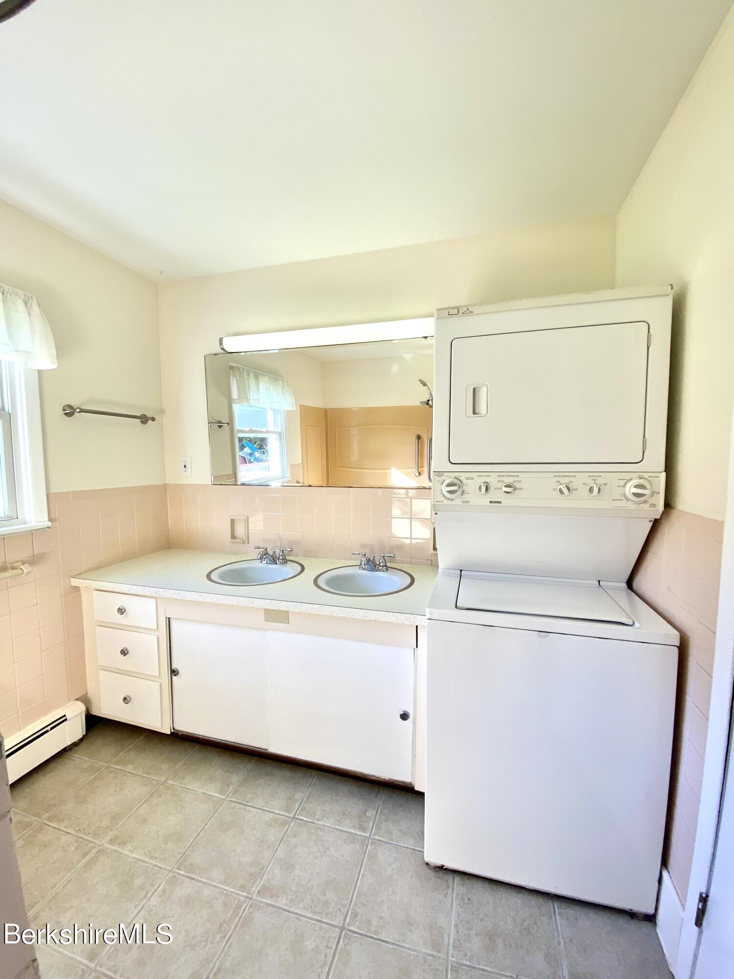 32 Oak Hill Road Pittsfield, MA 01201 - Photo 11 of 28 3B437F74-2205-458B-8FF3-004E65DFFF71