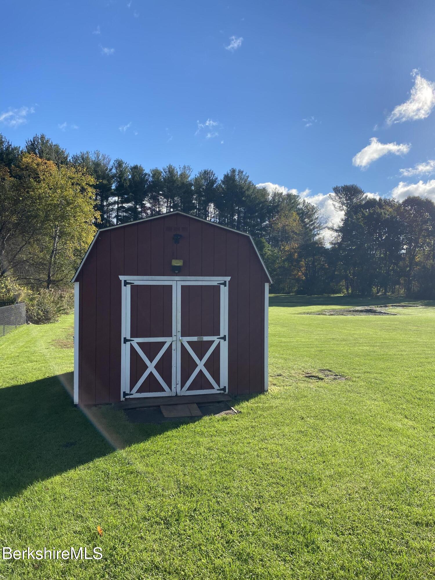 32 Oak Hill Road Pittsfield, MA 01201 - Photo 15 of 28 F126B357-5EEC-4135-A024-0A264338E779