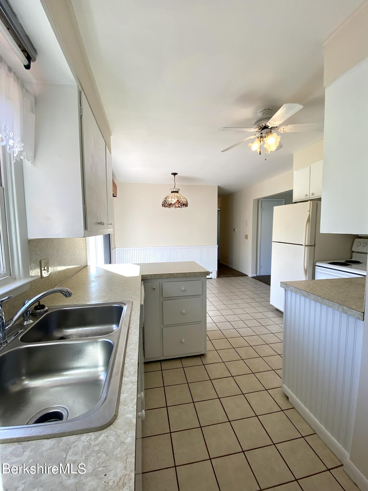 32 Oak Hill Road Pittsfield, MA 01201 - Photo 8 of 28 F6B63165-9858-4001-9985-6D8C6174B4B7