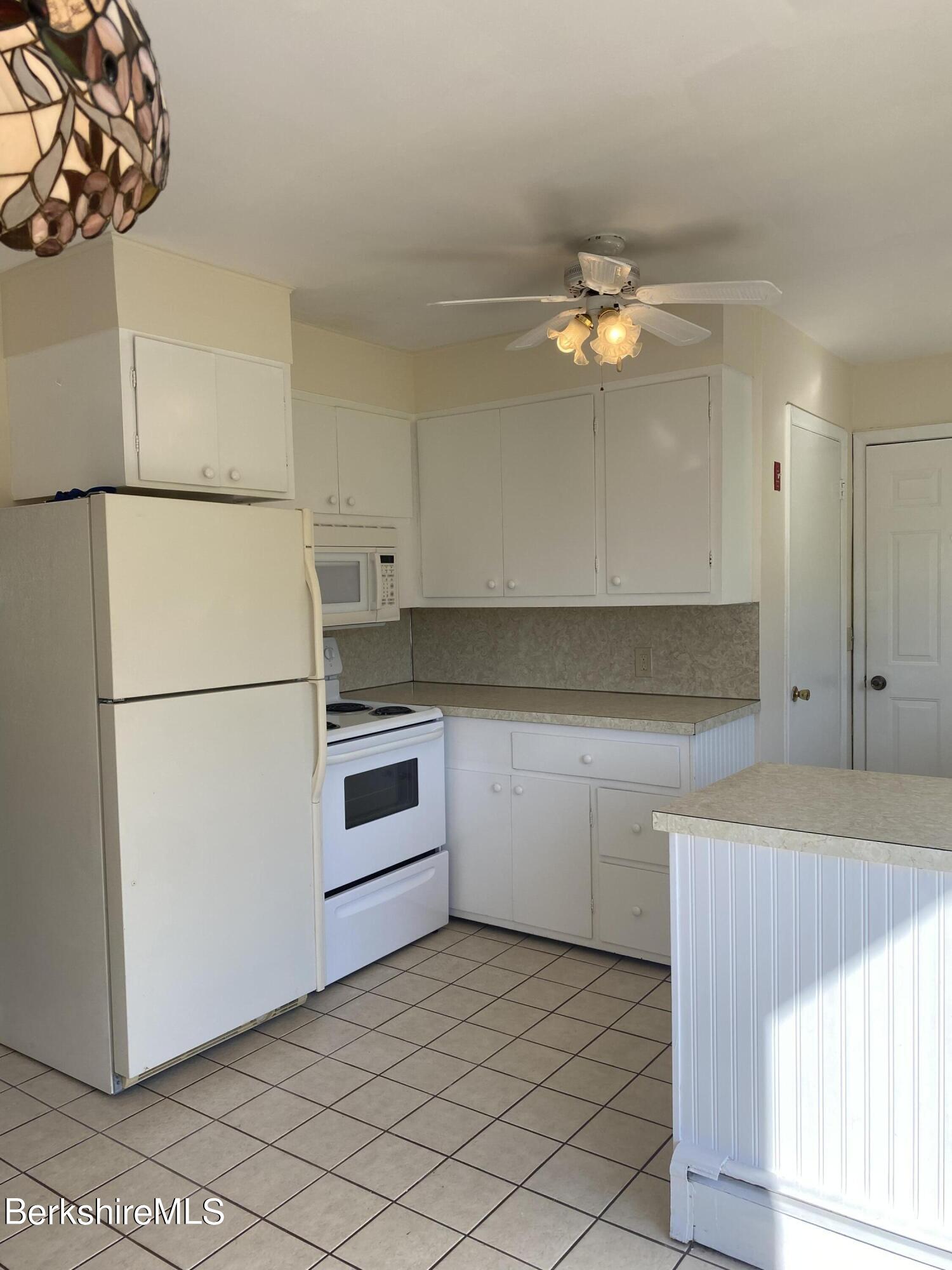32 Oak Hill Road Pittsfield, MA 01201 - Photo 9 of 28 9E92202C-FD40-4435-BDC8-1069D5E86558