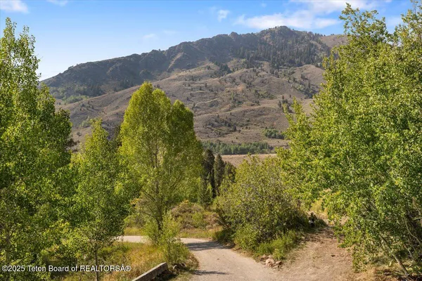 $2,195,000 | 1035 Deer Creek Drive, Jackson, WY 83001