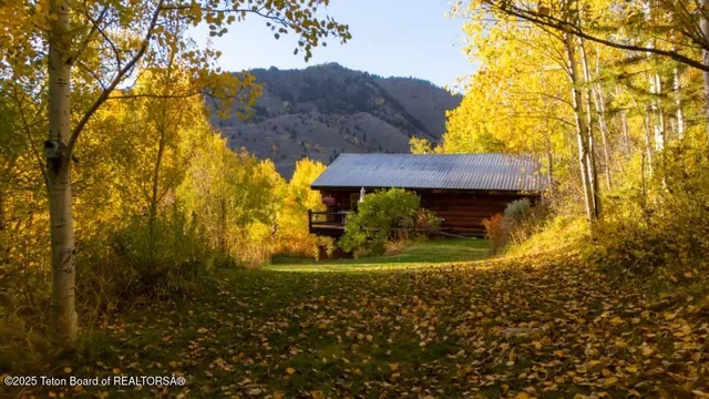 $2,195,000 | 1035 Deer Creek Drive, Jackson, WY 83001