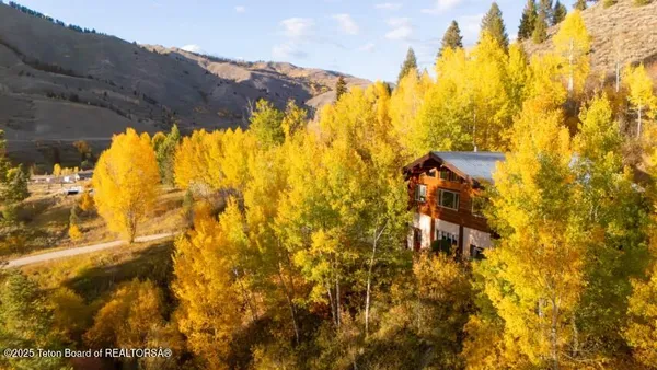 $2,195,000 | 1035 Deer Creek Drive, Jackson, WY 83001