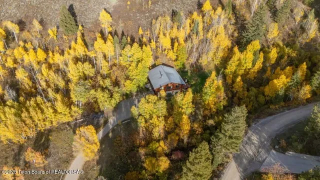 $2,195,000 | 1035 Deer Creek Drive, Jackson, WY 83001