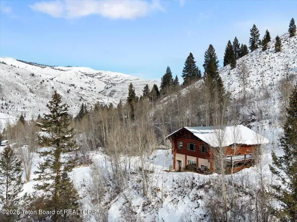 $2,195,000 | 1035 Deer Creek Drive, Jackson, WY 83001