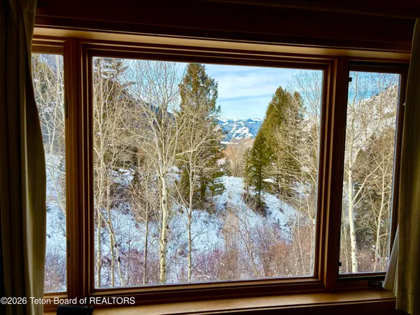 $2,195,000 | 1035 Deer Creek Drive, Jackson, WY 83001