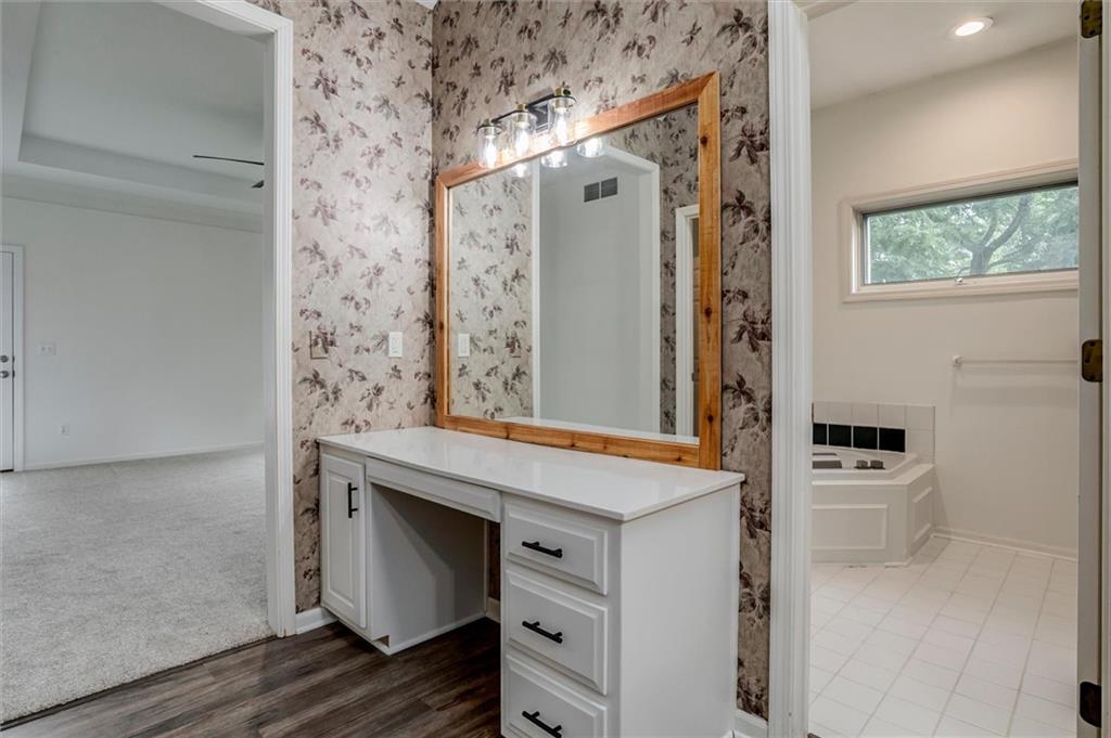 6001 Hallet Street Shawnee, KS 66216 - Photo 19 of 36