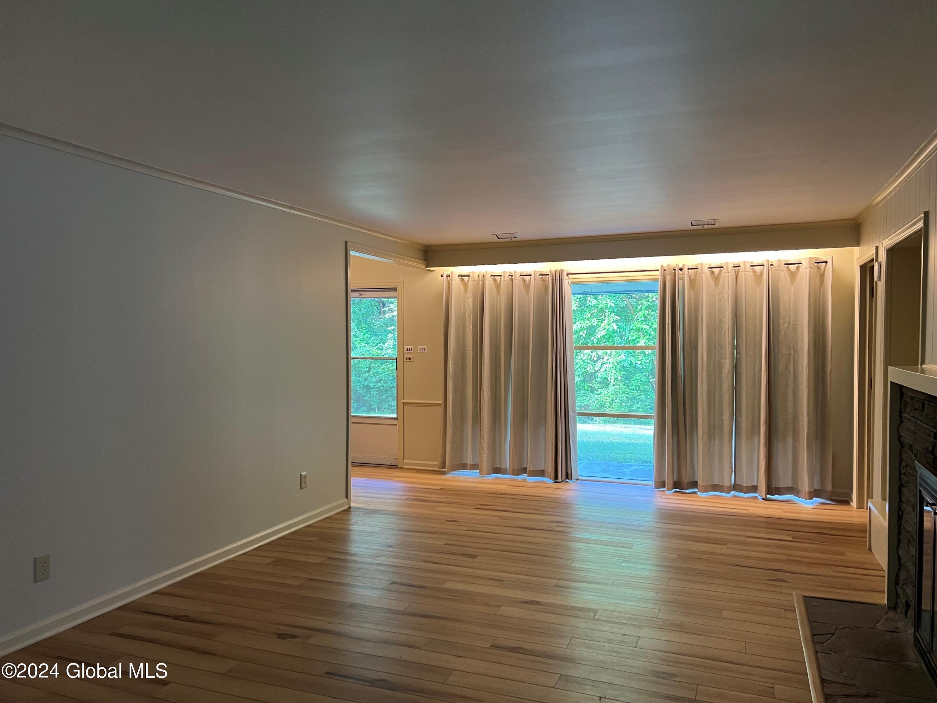 4 Bloomer Road Voorheesville, NY 12186 - Photo 13 of 29 livingroom5