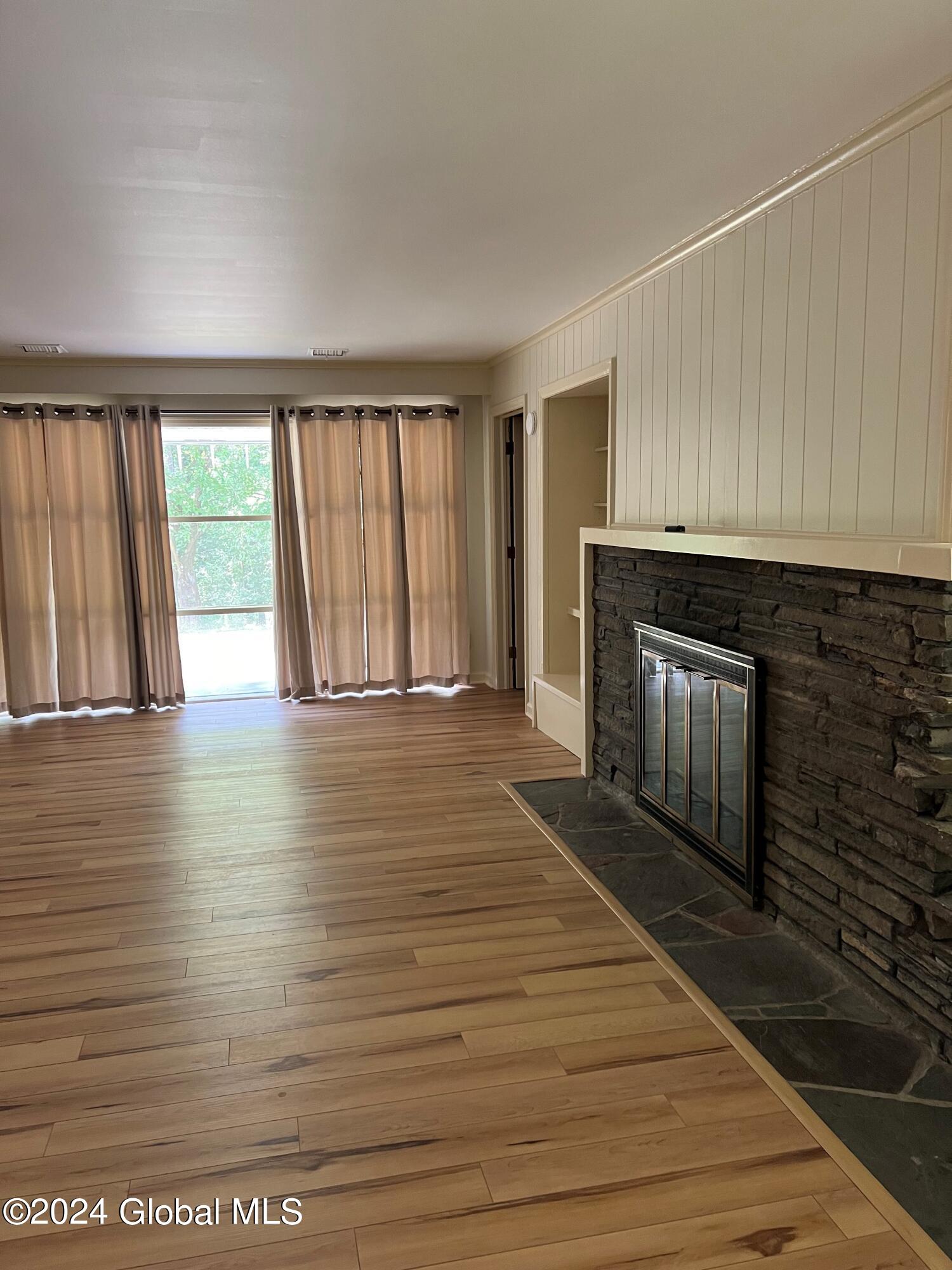4 Bloomer Road Voorheesville, NY 12186 - Photo 16 of 29 Livingroom 2