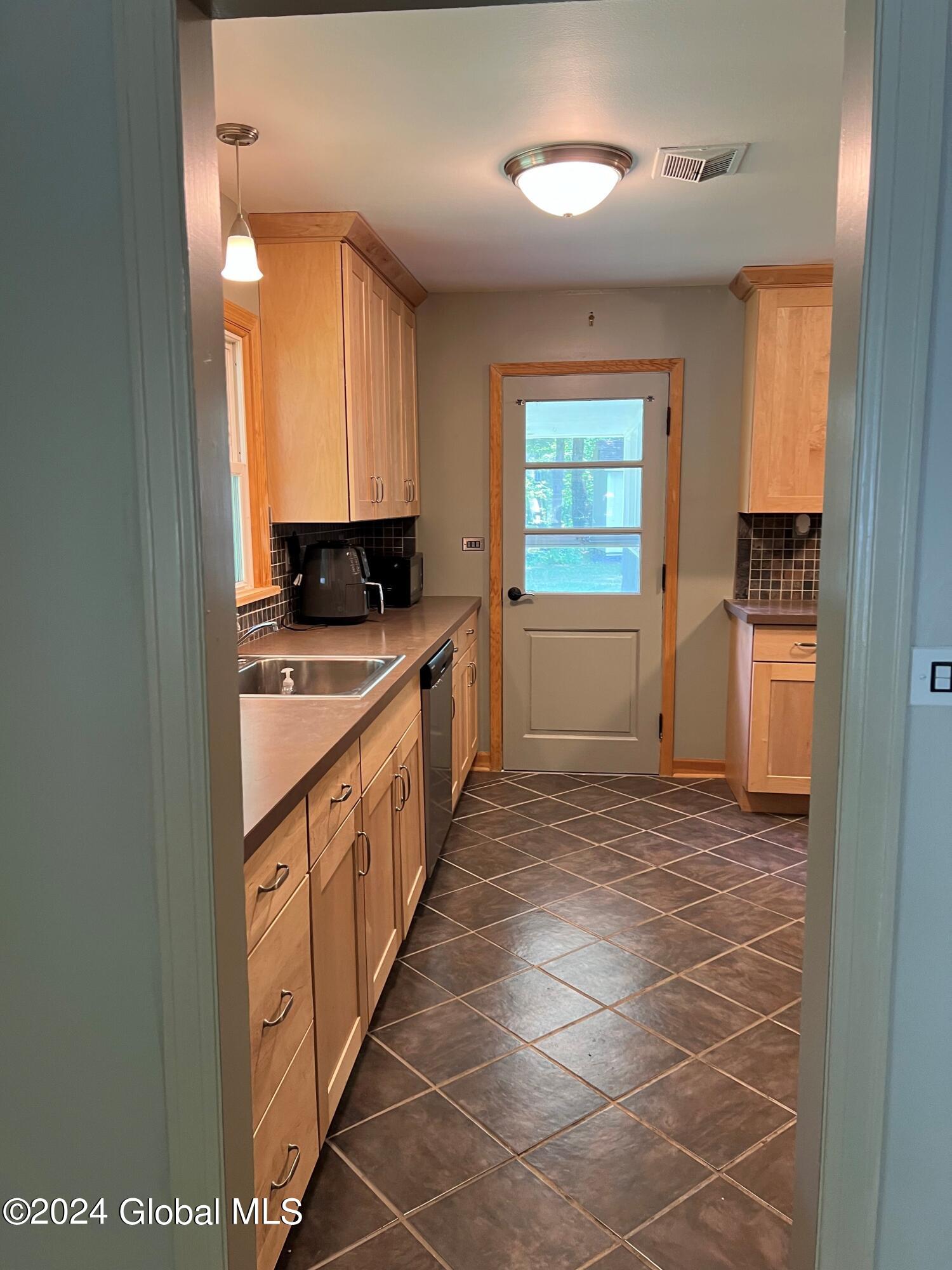 4 Bloomer Road Voorheesville, NY 12186 - Photo 9 of 29 Kitchen 3