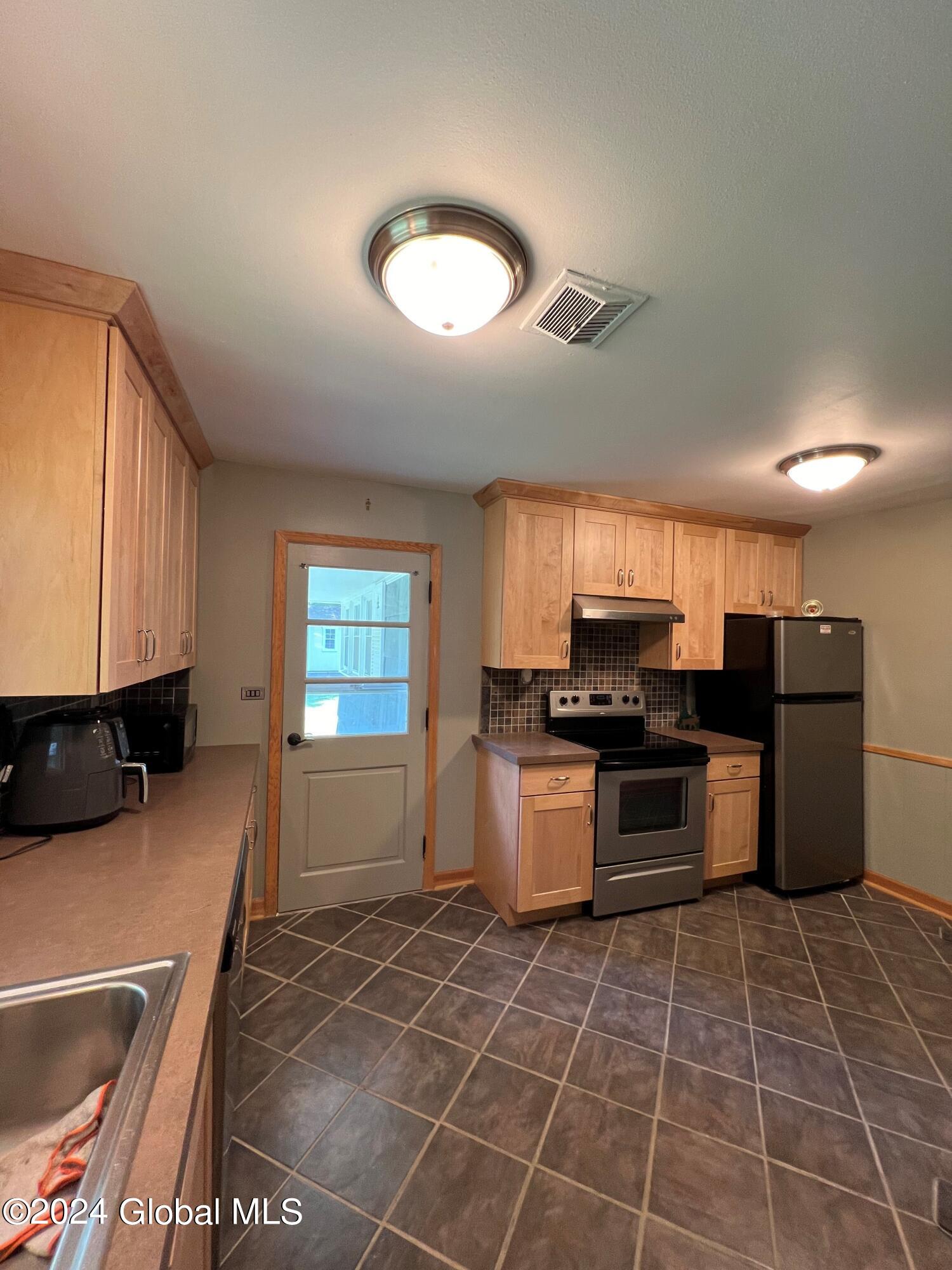 4 Bloomer Road Voorheesville, NY 12186 - Photo 10 of 29 Kitchen