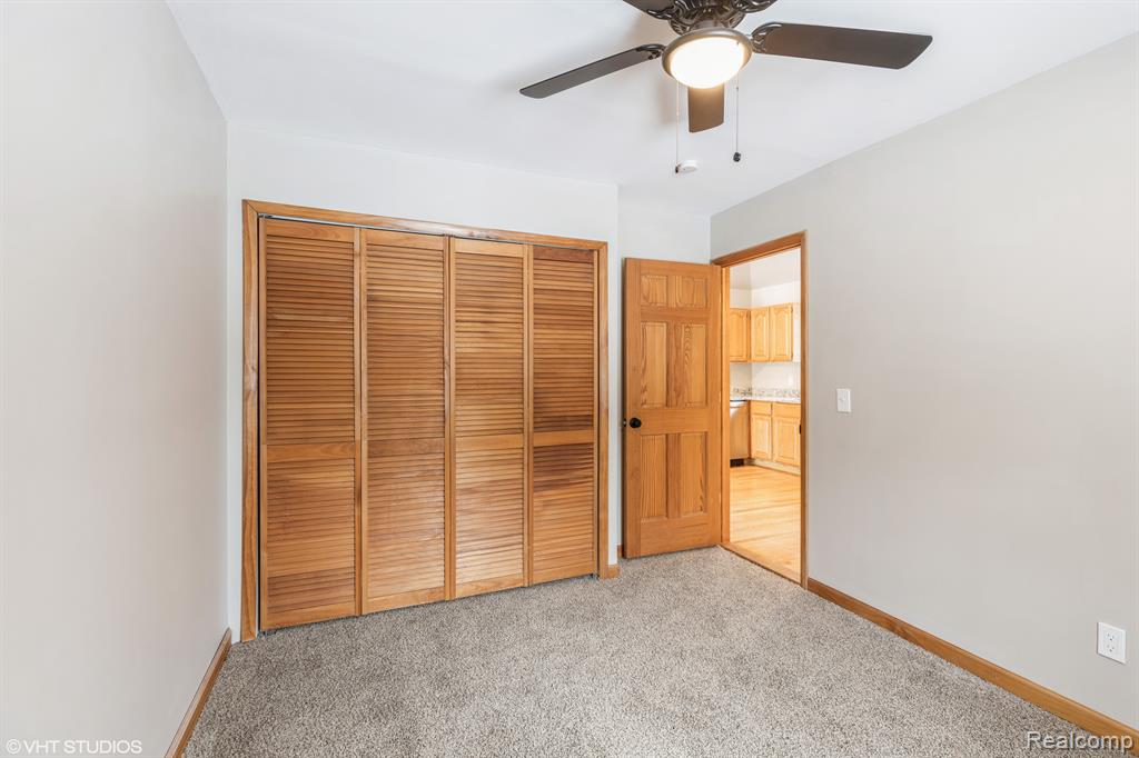 9325 Commerce Road Commerce Township, MI 48382 - Photo 13 of 16